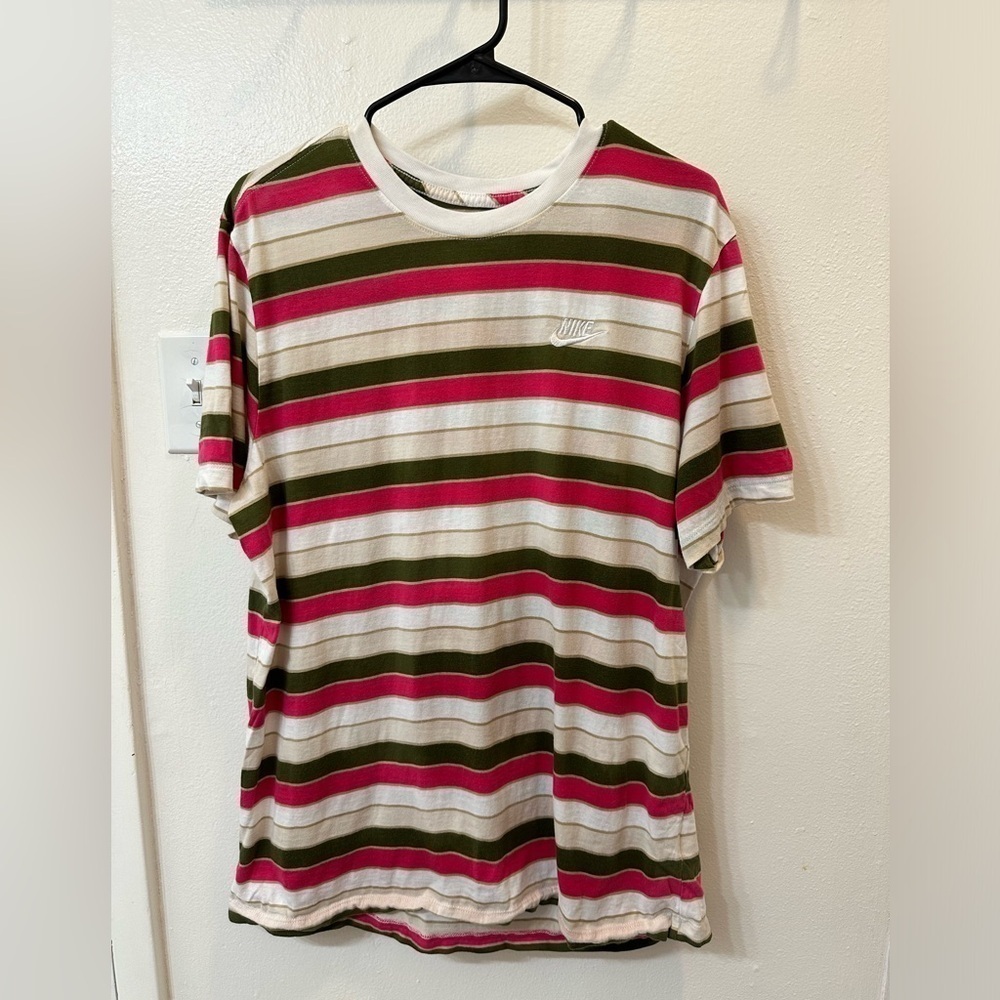 Retro style Nike T shirt. Womens size XL.